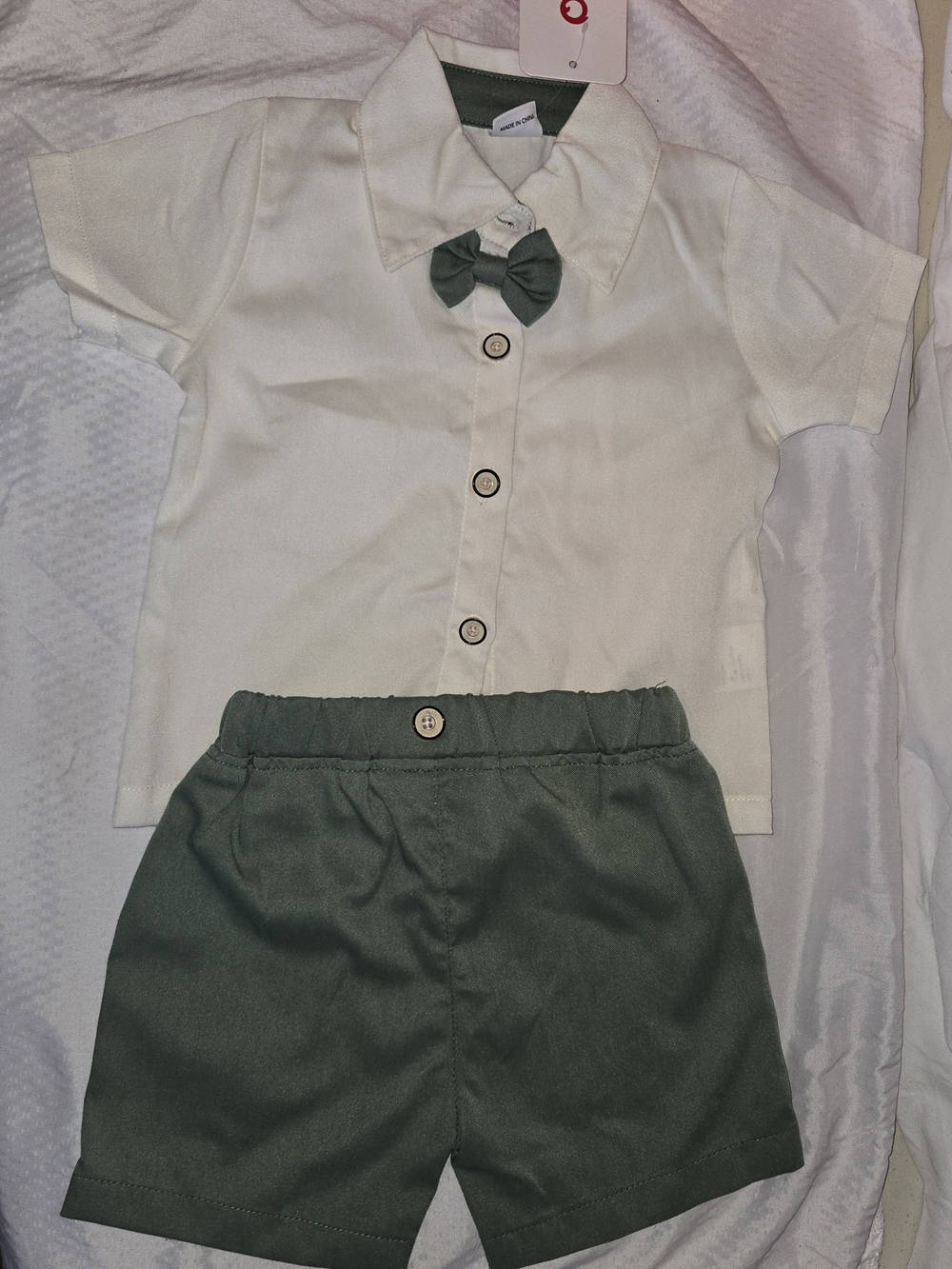PatPat Cream Top with Olive Green Shorts & Bow Tie SZ 9-12M
